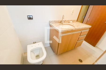 Casa à venda com 400m², 3 quartos e 3 vagas Casa à venda com 400m², 3 quartos e 3 vagasBanheiro da Suíte 1