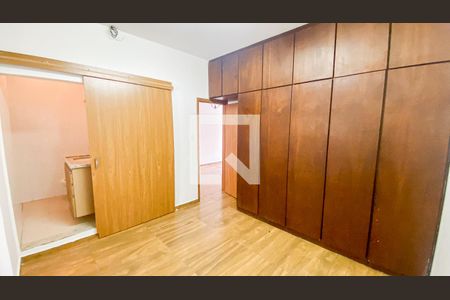 Casa à venda com 400m², 3 quartos e 3 vagas Casa à venda com 400m², 3 quartos e 3 vagasSuíte 2