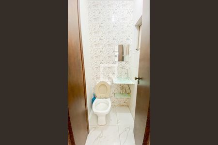 Casa à venda com 400m², 3 quartos e 3 vagas Casa à venda com 400m², 3 quartos e 3 vagasLavabo