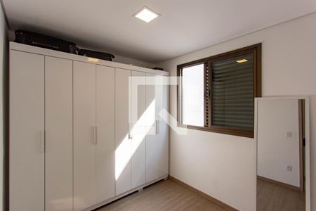 Quarto 2 de apartamento para alugar com 3 quartos, 84m² em Itapoã, Belo Horizonte