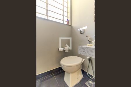 Lavabo 2 de casa à venda com 7 quartos, 400m² em Higienópolis, São Paulo