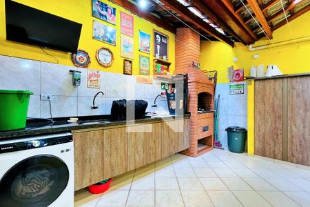 Casa à venda com 150m², 5 quartos e 4 vagas Casa à venda com 150m², 5 quartos e 4 vagasÁrea de Serviço