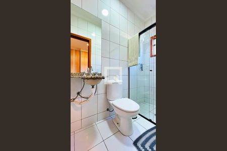 Casa à venda com 150m², 5 quartos e 4 vagas Casa à venda com 150m², 5 quartos e 4 vagasBanheiro da Suíte 2