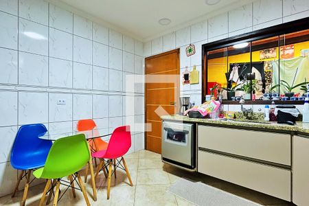 Casa à venda com 150m², 5 quartos e 4 vagas Casa à venda com 150m², 5 quartos e 4 vagasCozinha