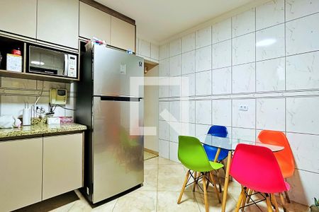 Casa à venda com 150m², 5 quartos e 4 vagas Casa à venda com 150m², 5 quartos e 4 vagasCozinha