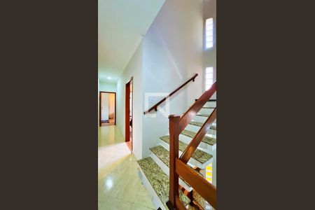 Casa à venda com 150m², 5 quartos e 4 vagas Casa à venda com 150m², 5 quartos e 4 vagasCorredor dos Dormitórios