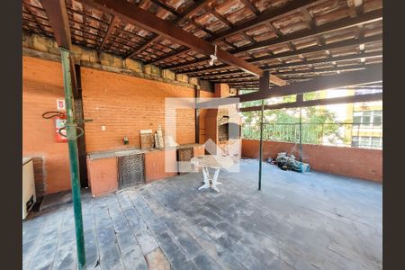 Apartamento à venda com 61m², 2 quartos e 2 vagas Apartamento à venda com 61m², 2 quartos e 2 vagasÁrea comum - Churrasqueira (Em reforma)