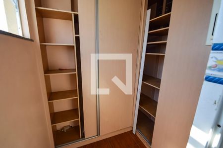 Apartamento à venda com 61m², 2 quartos e 2 vagas Apartamento à venda com 61m², 2 quartos e 2 vagasQuarto de Serviço