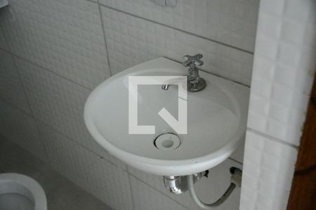 Lavabo de casa de condomínio para alugar com 2 quartos, 59m² em Bairro do Maranhao, Cotia