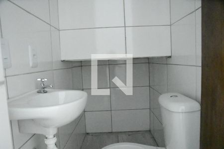 Lavabo de casa de condomínio para alugar com 2 quartos, 59m² em Nakamura Park, Cotia