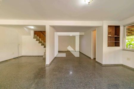 Sala de casa de condomínio para alugar com 3 quartos, 200m² em Barra da Tijuca, Rio de Janeiro