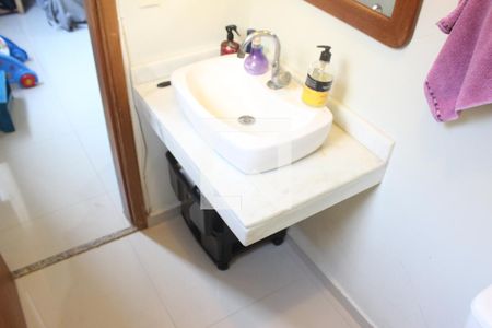 lavabo de casa de condomínio para alugar com 3 quartos, 114m² em Centro, São Vicente