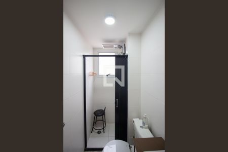 Banheiro de apartamento para alugar com 2 quartos, 42m² em Jardim Helian, São Paulo