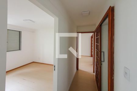 corredor de apartamento para alugar com 2 quartos, 75m² em Vila Firmiano Pinto, São Paulo