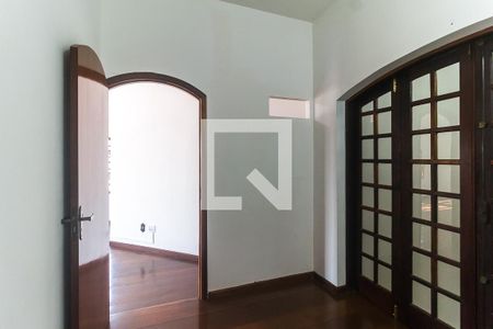 Casa para alugar com 551m², 15 quartos e 4 vagas Casa para alugar com 551m², 15 quartos e 4 vagasQuarto 4