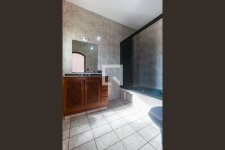 Casa para alugar com 551m², 15 quartos e 4 vagas Casa para alugar com 551m², 15 quartos e 4 vagasBanheiro da Suíte 3