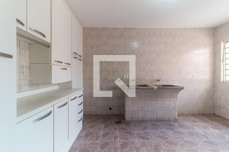 Casa para alugar com 551m², 15 quartos e 4 vagas Casa para alugar com 551m², 15 quartos e 4 vagasÁrea de Serviço