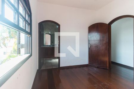 Casa para alugar com 551m², 15 quartos e 4 vagas Casa para alugar com 551m², 15 quartos e 4 vagasQuarto 8 - Suíte 3