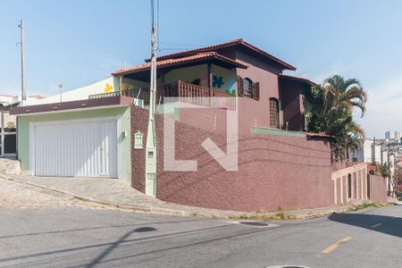 Casa para alugar com 551m², 15 quartos e 4 vagas Casa para alugar com 551m², 15 quartos e 4 vagasFachada