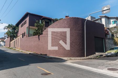 Casa para alugar com 551m², 15 quartos e 4 vagas Casa para alugar com 551m², 15 quartos e 4 vagasFachada