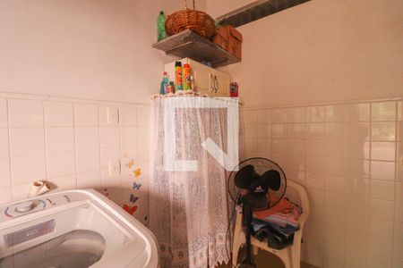 Casa de condomínio à venda com 800m², 8 quartos e 8 vagas Casa de condomínio à venda com 800m², 8 quartos e 8 vagasCozinha e Área de Serviço