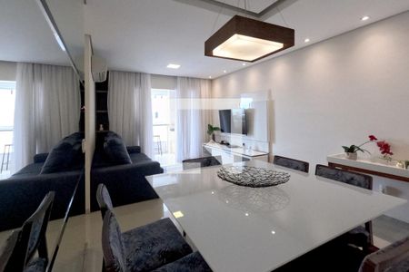 Sala de estar e jantar de apartamento para alugar com 2 quartos, 77m² em Ponta da Praia, Santos