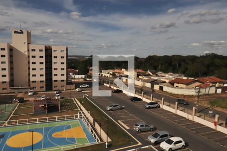 Vista Sala de apartamento para alugar com 2 quartos, 107m² em Jardim Mariliza, Goiânia