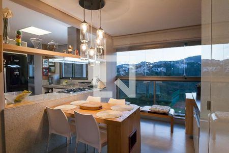 Apartamento à venda com 154m², 3 quartos e 3 vagas Apartamento à venda com 154m², 3 quartos e 3 vagassala de jantar