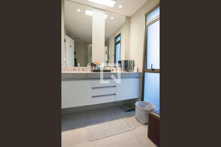 Apartamento à venda com 154m², 3 quartos e 3 vagas Apartamento à venda com 154m², 3 quartos e 3 vagasbanheiro suíte master