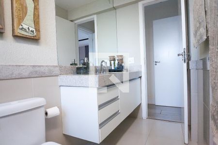 Apartamento à venda com 154m², 3 quartos e 3 vagas Apartamento à venda com 154m², 3 quartos e 3 vagasBanheiro Social
