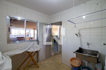 Casa à venda com 380m², 5 quartos e 6 vagas Casa à venda com 380m², 5 quartos e 6 vagasÁrea de Serviço