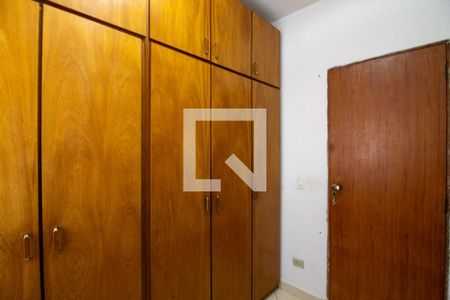 Casa à venda com 380m², 5 quartos e 6 vagas Casa à venda com 380m², 5 quartos e 6 vagasQuarto 1