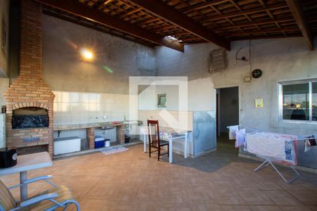 Casa à venda com 380m², 5 quartos e 6 vagas Casa à venda com 380m², 5 quartos e 6 vagasEspaço Gourmet