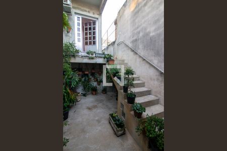 Casa à venda com 380m², 5 quartos e 6 vagas Casa à venda com 380m², 5 quartos e 6 vagasEscada de Acesso