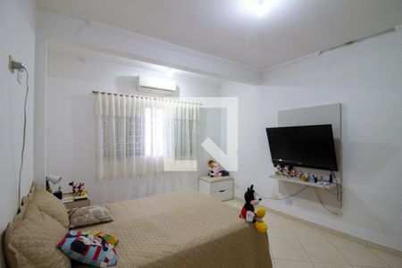 Casa à venda com 380m², 5 quartos e 6 vagas Casa à venda com 380m², 5 quartos e 6 vagasSuíte