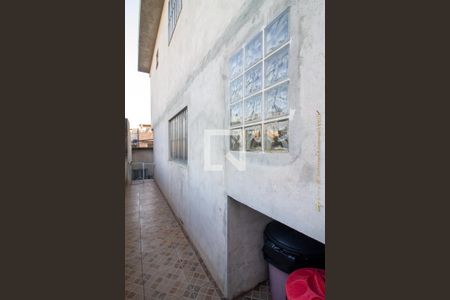 Casa à venda com 380m², 5 quartos e 6 vagas Casa à venda com 380m², 5 quartos e 6 vagasCorredor Externo