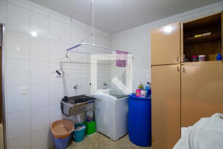 Casa à venda com 380m², 5 quartos e 6 vagas Casa à venda com 380m², 5 quartos e 6 vagasÁrea de Serviço