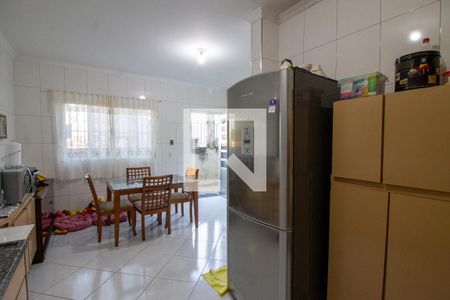 Casa à venda com 380m², 5 quartos e 6 vagas Casa à venda com 380m², 5 quartos e 6 vagasCozinha