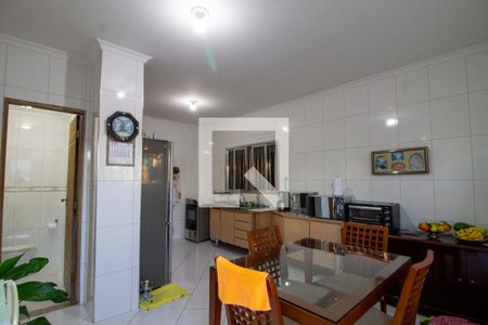 Casa à venda com 380m², 5 quartos e 6 vagas Casa à venda com 380m², 5 quartos e 6 vagasCozinha