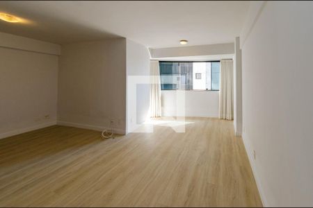 Sala de apartamento à venda com 2 quartos, 75m² em Belvedere, Belo Horizonte