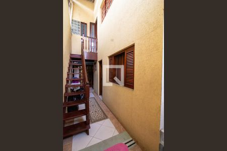 Corredor Externo de casa para alugar com 2 quartos, 125m² em Jardim Pinhal, Guarulhos