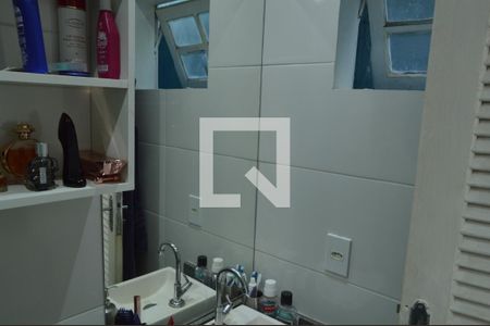 Banheiro da Suíte de casa de condomínio para alugar com 2 quartos, 70m² em Tanque, Rio de Janeiro