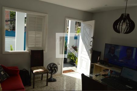 Sala de casa de condomínio para alugar com 2 quartos, 70m² em Tanque, Rio de Janeiro