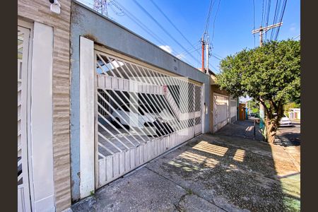 Fachada de casa à venda com 5 quartos, 200m² em Jardim Celeste, São Paulo