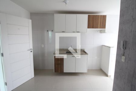 Sala / Cozinha / Área de Serviço de apartamento para alugar com 1 quarto, 34m² em Vila Nivi, São Paulo