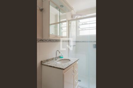 Banheiro de apartamento para alugar com 1 quarto, 49m² em Cristal, Porto Alegre