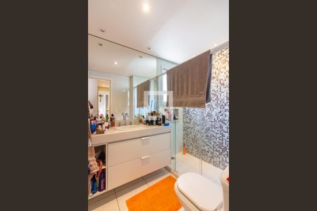 Apartamento à venda com 113m², 3 quartos e 2 vagas Apartamento à venda com 113m², 3 quartos e 2 vagasBanheiro da Suíte 2