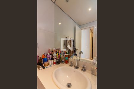 Apartamento à venda com 113m², 3 quartos e 2 vagas Apartamento à venda com 113m², 3 quartos e 2 vagasBanheiro da Suíte 2