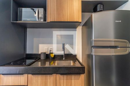 Cozinha de apartamento para alugar com 1 quarto, 21m² em Pinheiros, São Paulo