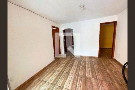 Sala de casa para alugar com 3 quartos, 360m² em Industrial, Contagem